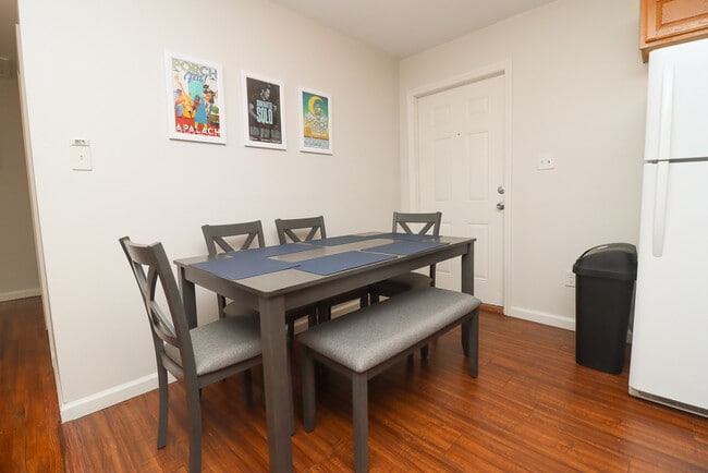 Photo - 1904 Karen Ln