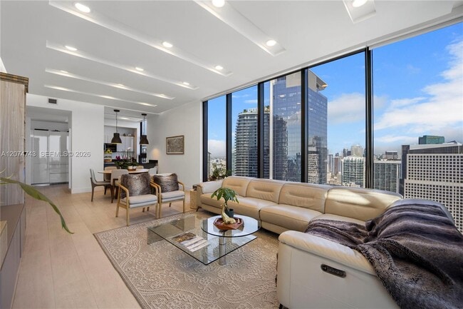 Photo - 1010 Brickell Ave Unidad 4701