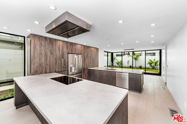 Photo - 2714 Highland Ave Unit B