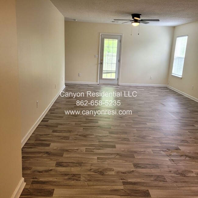 Photo - Beautiful 3b Room!Move in ready!