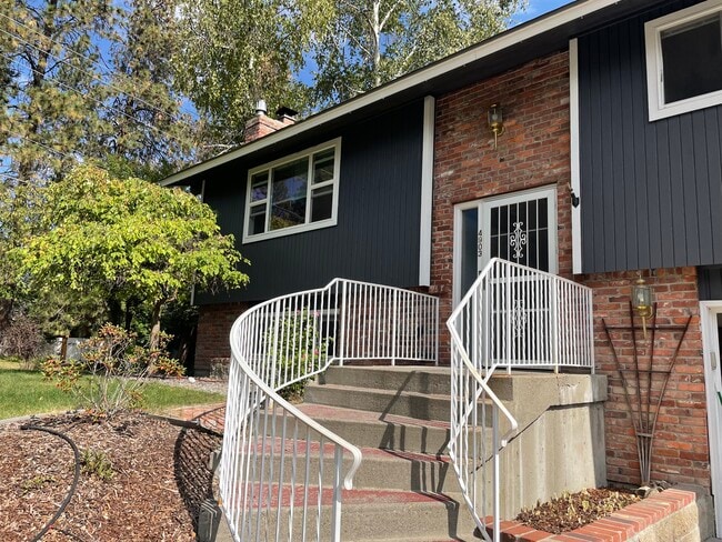 Building Photo - 4903 S Madelia St Rental