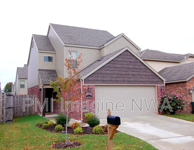 Building Photo - 2669 N Miranda Ave