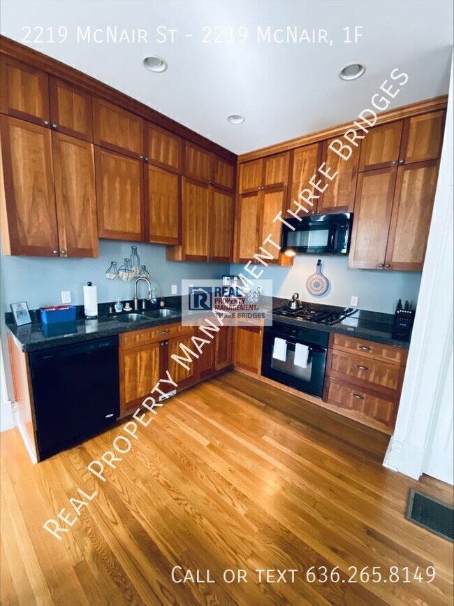 Building Photo - 2219 McNair Ave Unit 2219 McNair, 1F