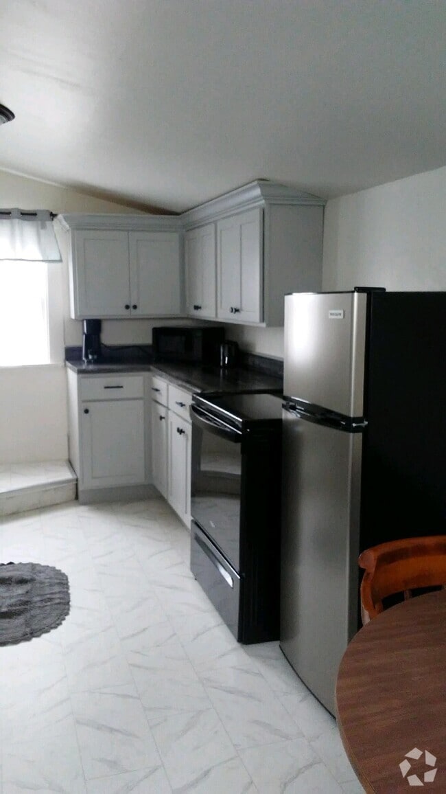 Building Photo - 5th Avenue Rental