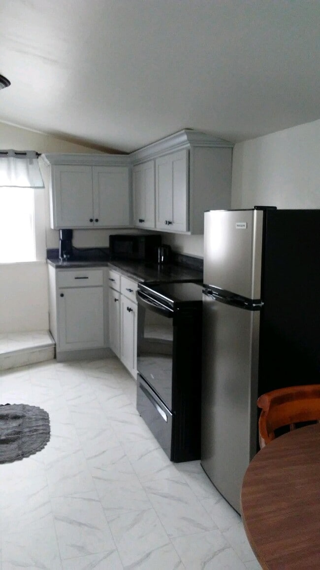 Building Photo - 5th Avenue Rental