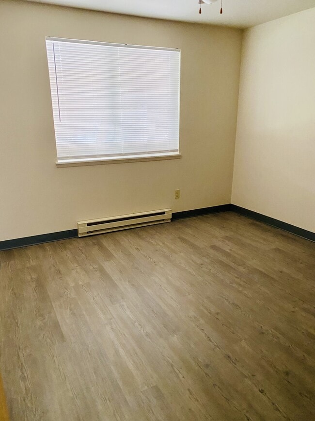 Photo - 505 Louis J Ave