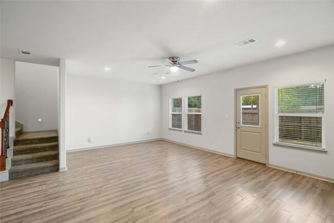 Photo - 2702-2704 Appian Wy