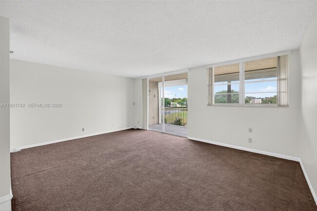 Photo - 3100 W Rolling Hills Cir Unit 303