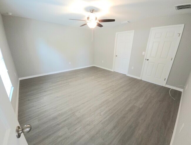 Photo - 440 Locust Rd