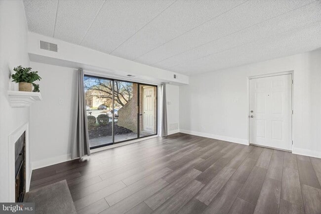 Photo - 40 Le Forge Ct Unit 40