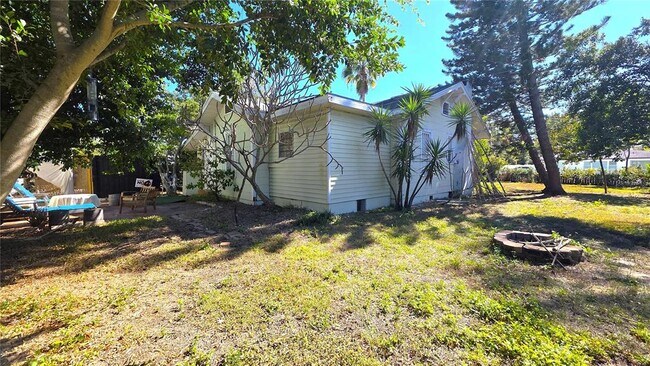 Building Photo - 1614 Drew St