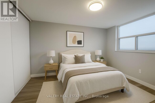 Photo - 70 Park St E Unit 1708