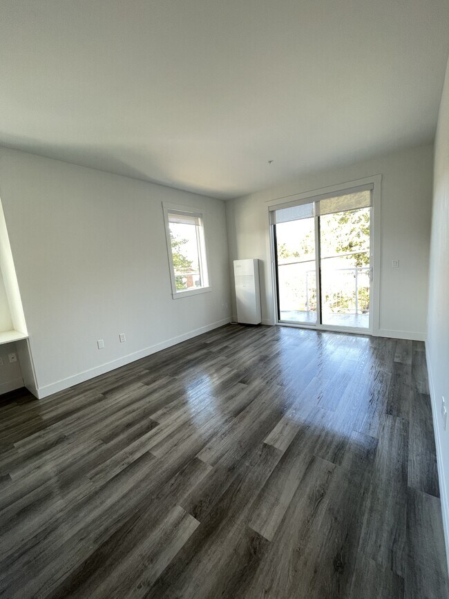 Photo - 660 Beach Rd