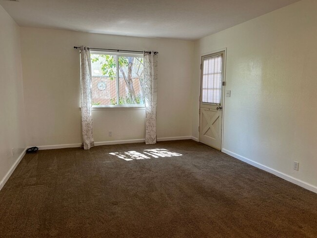Photo - 3615 Stauss Ave