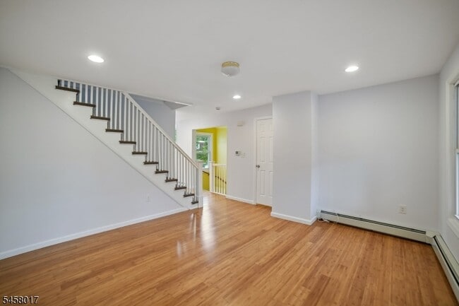 Photo - 223 Walnut St
