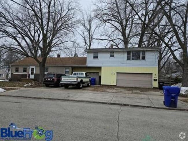 Building Photo - 2419 S Jackson St Rental