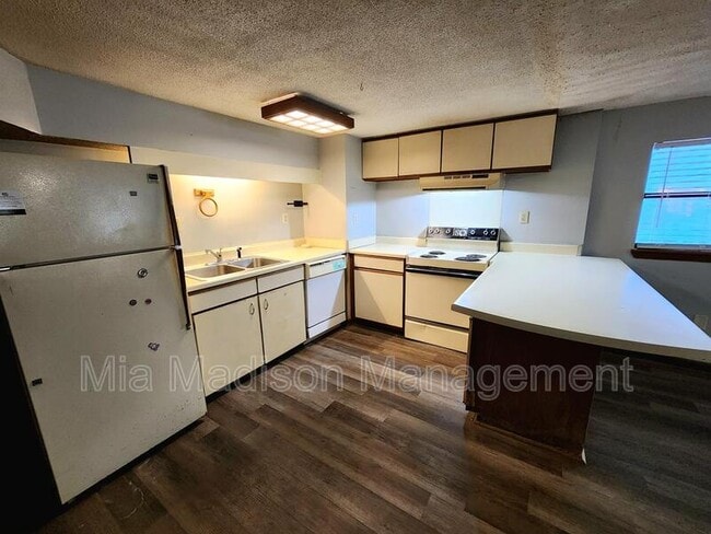 Photo - 40 1/2 Wesley St Lower