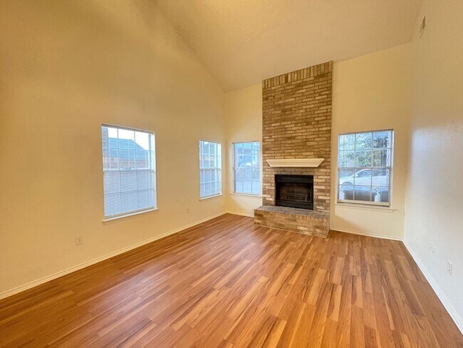 Photo - Adorable 2-2 in Arlington