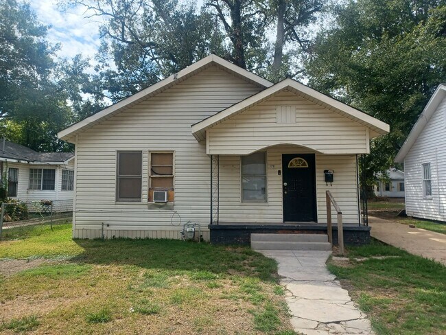 Photo - 1710 Stanford St