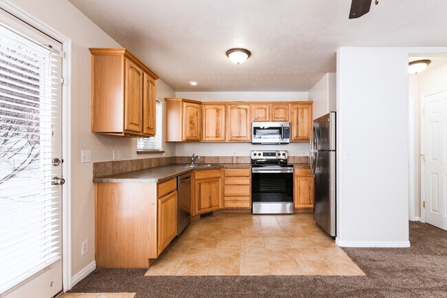 Photo - Charming Mountain Home with Prime Commuter...