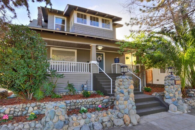 Photo - Beautifully Renovated 5 Bedroom Midtown Home
