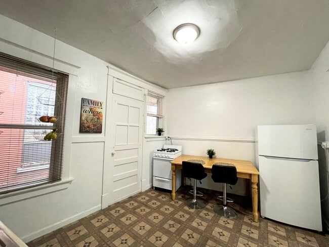 Photo - 2749 Pestalozzi St Unit 2E
