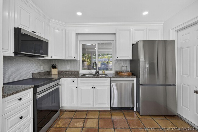 11760 Inverness Cir