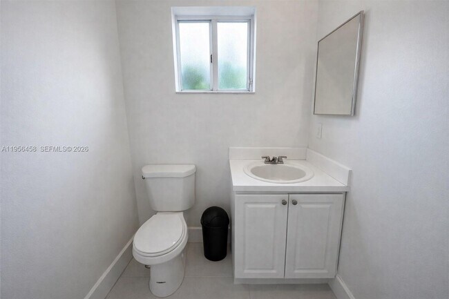 Photo - 841 SW 6th St