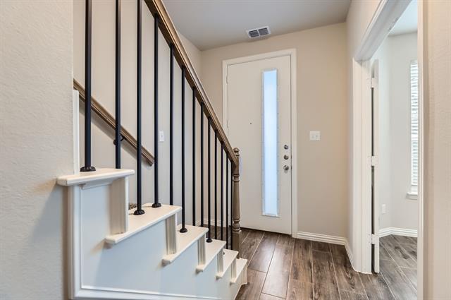 Photo - 301 E Lamar St