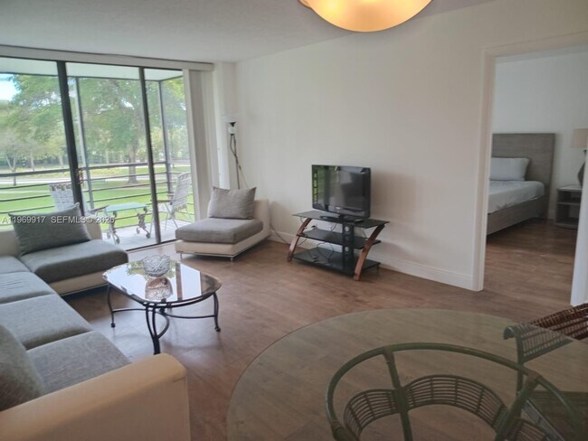 Photo - 20400 W Country Club Dr Unit 209