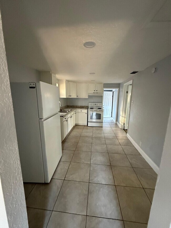 Photo - 1024/1026 W 8th St. Unidad 1026