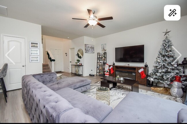 Photo - 305 Elm Patch Dr
