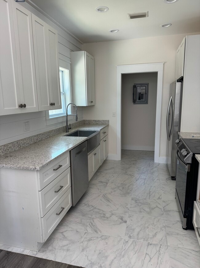 Kitchen - 115 N Vestavia St House