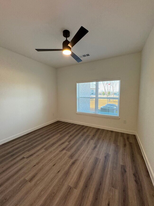 Photo - 701 Saginaw Sq Blvd Unidad 7101
