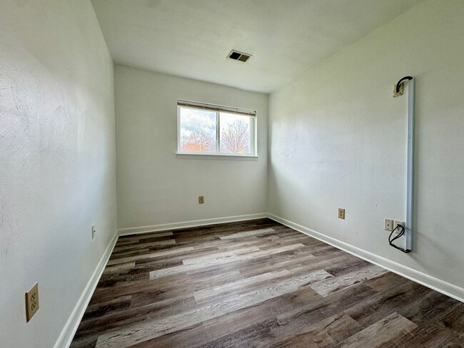 Photo - University Terrace 4 Bedroom Available Now!