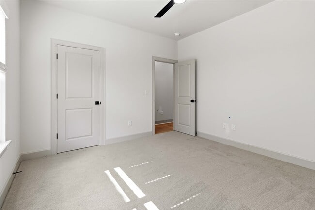 Photo - 970 Trestle Ln