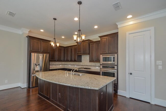 Photo - 1110 Oakwood Pass Ct