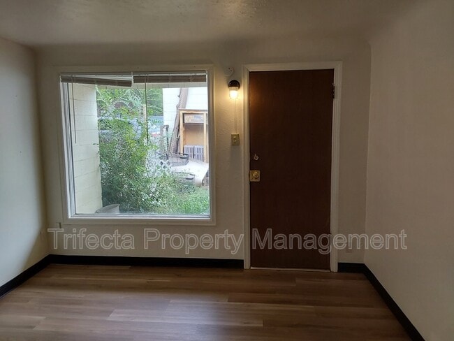 Photo - 103 1/2 East Stuart Street