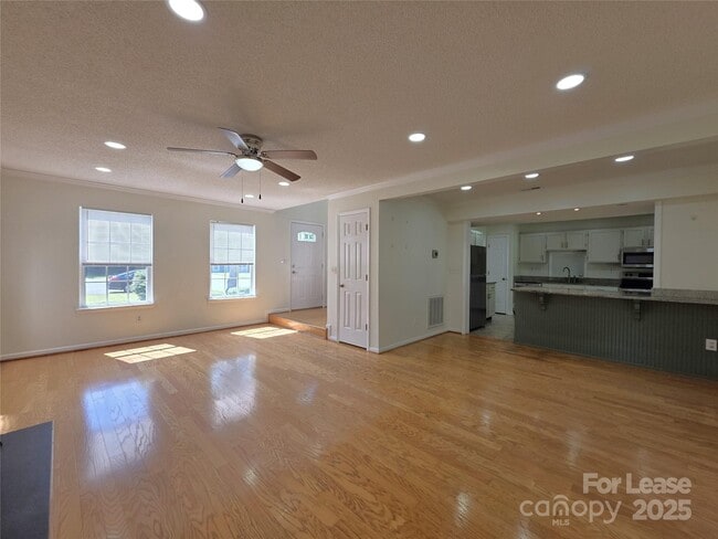 Photo - 7106 Spring Creek Ln