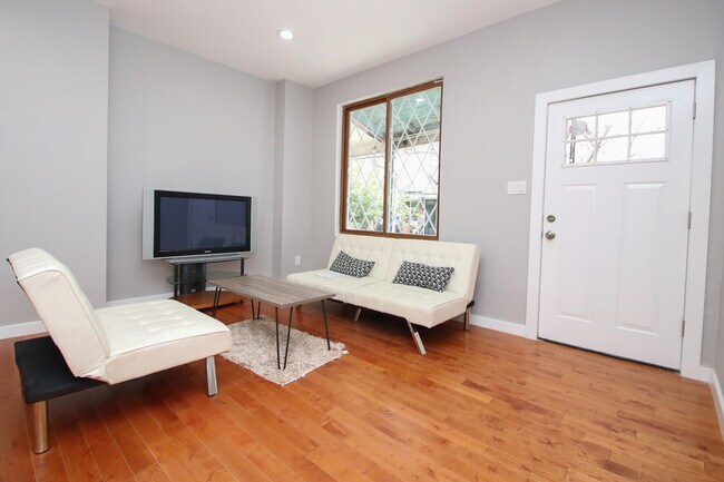 Photo - 3831 N Sydenham St