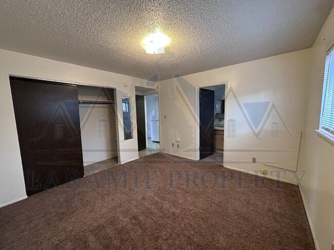 Photo - 702 Downey St Unidad 17