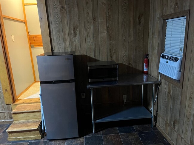 1241 S College Rd Unit 1