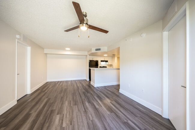 2 Bedroom, 2 Bathroom 898 Sq. Ft.