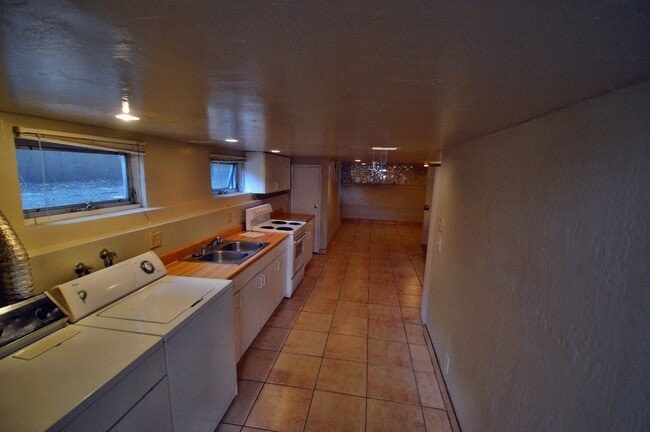 Photo - 642 W 3rd St Unit 642B