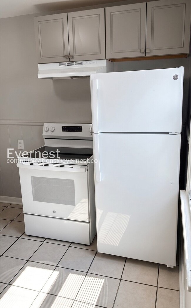 2 Bed/1 Bath Home with Off-Street Parking / Pet-Friendly / Vouchers Accepted / Available Soon!