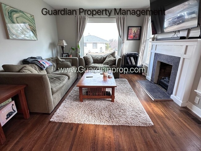 Photo - St Louis Park Single Family Home, Fenced In yard, Washer/Dryer, 1 Car Garage