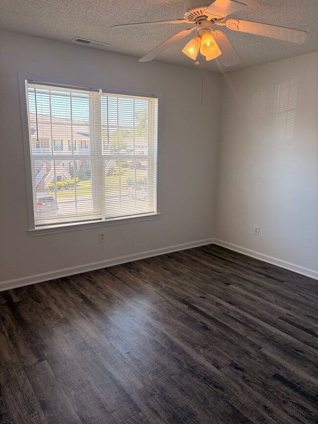 Photo - 4617 McClelland Dr Unit H-201