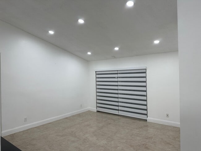 Photo - 10521 SW 158th Ct Unidad 208