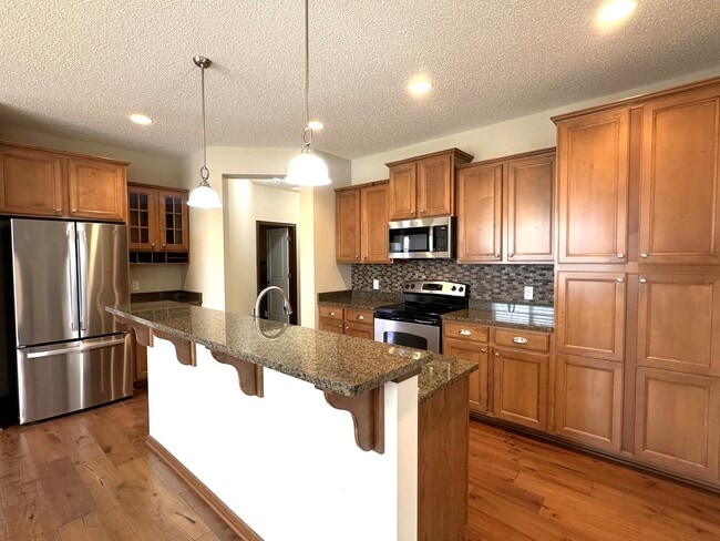 Photo - 6218 Shadyview Ln N