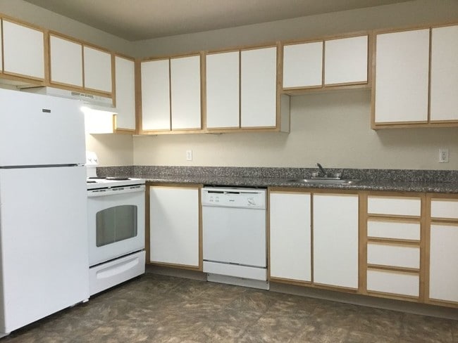 2 BEDROOM: KITCHEN - Evergreen Meadows Apartments